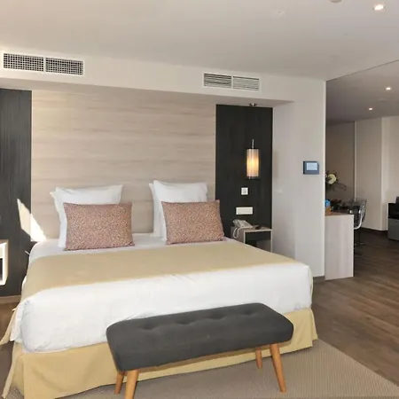 Hotel Salobrena Suites 3*